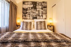 Alpine Gold With Incredible Lake Views SPA