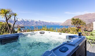 Alpine Gold With Incredible Lake Views SPA