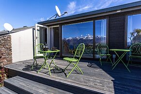 Alpine Gold With Incredible Lake Views SPA