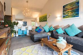 Distinctive Adjacent Two Lake View Townhouses