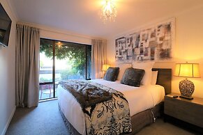 Distinctive Adjacent Two Lake View Townhouses