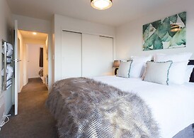 Distinctive Adjacent Two Lake View Townhouses