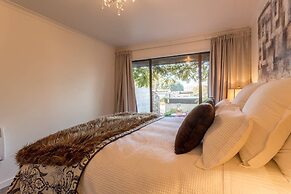 Distinctive Adjacent Two Lake View Townhouses