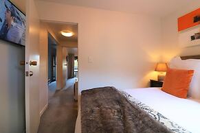 Distinctive Adjacent Two Lake View Townhouses