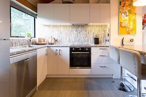 Distinctive Adjacent Two Lake View Townhouses