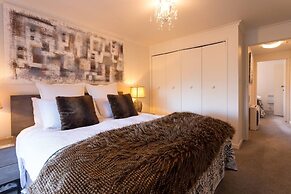 Distinctive Adjacent Two Lake View Townhouses