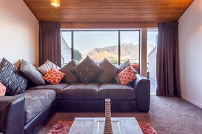 Distinctive Adjacent Two Lake View Townhouses