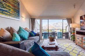 Distinctive Adjacent Two Lake View Townhouses