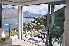 52: Stunning Views Family House, Queentown Hill