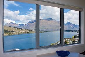 52: Stunning Views Family House, Queentown Hill