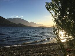 Lake Edge Family Cottage Panoramic View