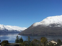 Spacious Lake View Townhouse Unbelievable SPA