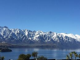 Spacious Lake View Townhouse Unbelievable SPA