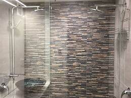 Spacious Lake View Townhouse Unbelievable SPA