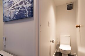 Spacious Lake View Townhouse Alpine Walk TO Town