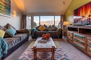 Spacious Lake View Townhouse Alpine Walk TO Town