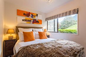 Spacious Lake View Townhouse Alpine Walk TO Town