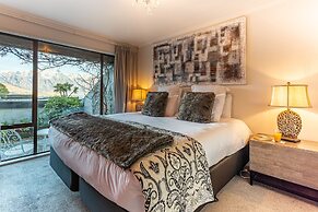 Spacious Lake View Townhouse Alpine Walk TO Town