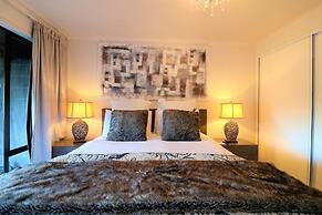 Spacious Lake View Townhouse Alpine Walk TO Town