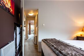 Spacious Lake View Townhouse Alpine Walk TO Town