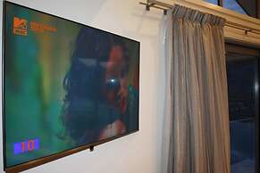 Remarkable Lake View Townhouse Queenstown Hill