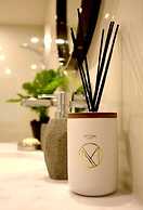 Remarkable Lake View Townhouse Queenstown Hill