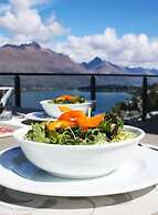 Remarkable Lake View Townhouse Queenstown Hill