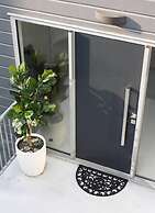 Remarkable Lake View Townhouse Queenstown Hill