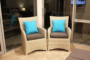 Remarkable Lake View Townhouse Queenstown Hill