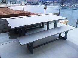 Remarkable Lake View Townhouse Queenstown Hill