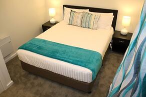 Remarkable Lake View Townhouse Queenstown Hill