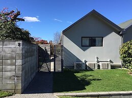 Large Distinctive AND Spacious Family Home