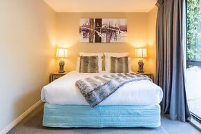 Large Distinctive AND Spacious Family Home