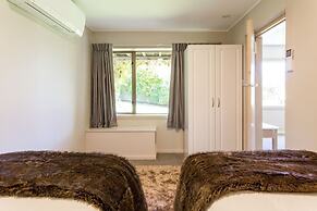 Large Distinctive AND Spacious Family Home