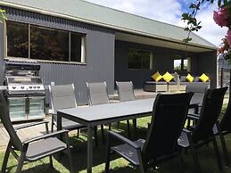 Large Distinctive AND Spacious Family Home