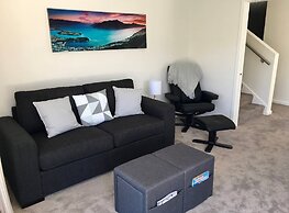 Lake View Apartment Queenstown Hill