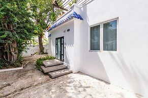 La Mona Loiza Apartments Complex