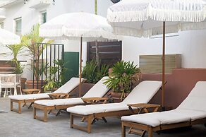 La Mona Loiza Apartments Complex