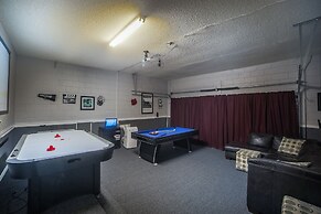 Enchanted Emerald Oasis by VillaDirect