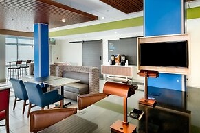 Holiday Inn Express & Suites Bend South by IHG