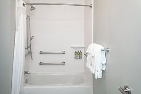 Holiday Inn Express & Suites Bend South by IHG