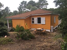 Chalet Orange Naturiste la Jenny