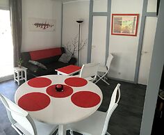 Chalet Orange Naturiste la Jenny