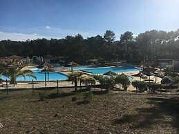 Chalet Orange Naturiste la Jenny