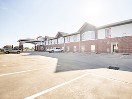 OYO Townhouse Clute Lake Jackson