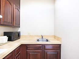 OYO Townhouse Clute Lake Jackson