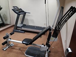 OYO Townhouse Clute Lake Jackson