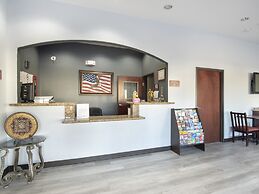 OYO Townhouse Clute Lake Jackson