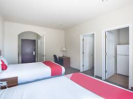 OYO Townhouse Clute Lake Jackson