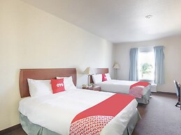 OYO Townhouse Clute Lake Jackson